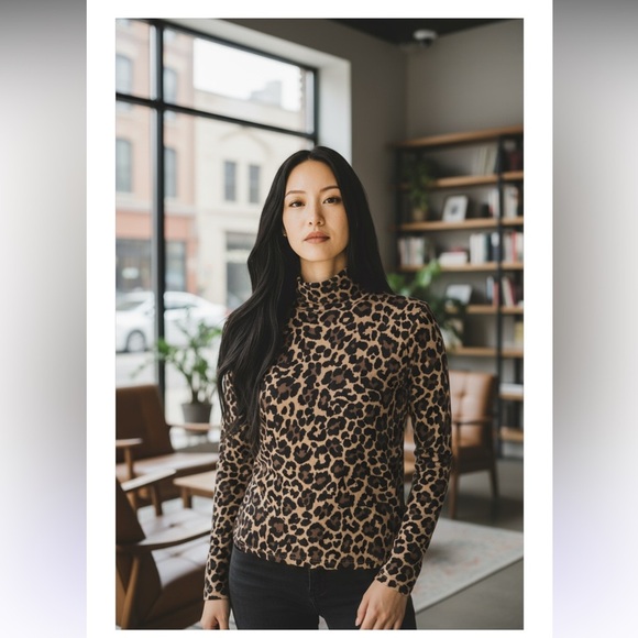 J Crew Leopard Print Turtleneck Long Sleeve Top Size XS - Picture 1 of 8